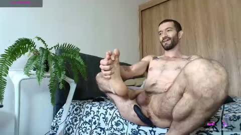 Snapshot of alejandro_bigcock chatting on 06-08-26, 04:18 Alejandro Hernndez online show from 06-08-26, 04:18