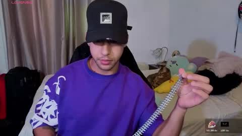 Snapshot of alejandrojf_00 chatting on 10-25-25, 04:35 Daiki jack online show from 10-25-25, 04:35