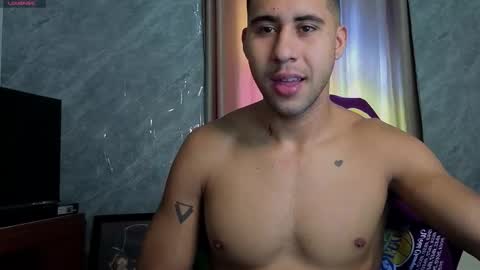 Snapshot of alejandrojf_00 chatting on 02-06-26, 02:20 Daiki jack online show from 02-06-26, 02:20