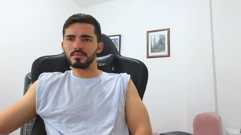 alejandroo_7 online show from 12-31-24, 01:36