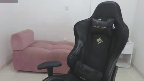 alejandroo_7 online show from 02-06-26, 05:49