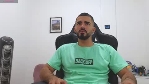Snapshot of alejandroo_7 chatting on 06-16-26, 06:32 alejandroo_7 online show from 06-16-26, 06:32