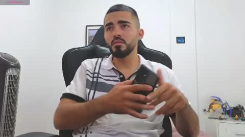 Snapshot of alejandroo_7 chatting on 06-17-26, 08:32 alejandroo_7 online show from 06-17-26, 08:32