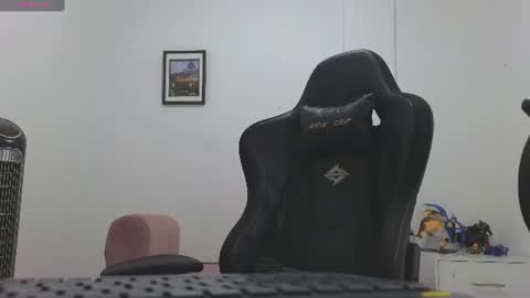 Snapshot of alejandroo_7 chatting on 06-19-26, 11:08 alejandroo_7 online show from 06-19-26, 11:08