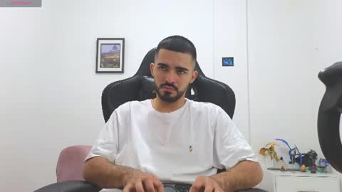 Snapshot of alejandroo_7 chatting on 07-09-26, 06:34 alejandroo_7 online show from 07-09-26, 06:34