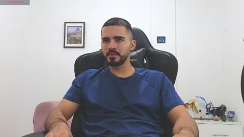 Snapshot of alejandroo_7 chatting on 07-10-26, 05:37 alejandroo_7 online show from 07-10-26, 05:37
