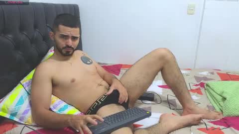 Snapshot of alejandroo_7 chatting on 07-12-26, 11:51 alejandroo_7 online show from 07-12-26, 11:51