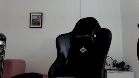 Snapshot of alejandroo_7 chatting on 07-20-26, 08:55 alejandroo_7 online show from 07-20-26, 08:55