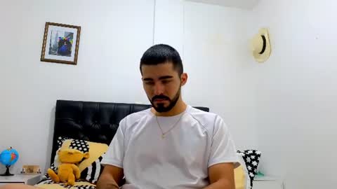 Snapshot of alejandroo_7 chatting on 08-08-26, 05:26 alejandroo_7 online show from 08-08-26, 05:26
