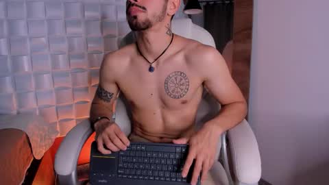 Alejo  online show from 11-19-25, 08:42