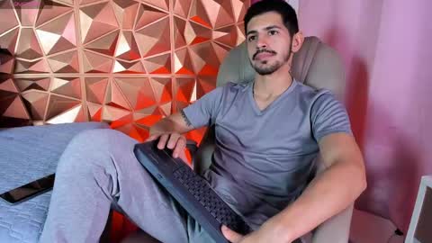 Snapshot of alejandrostorm chatting on 04-22-26, 02:58 Alejo online show from 04-22-26, 02:58