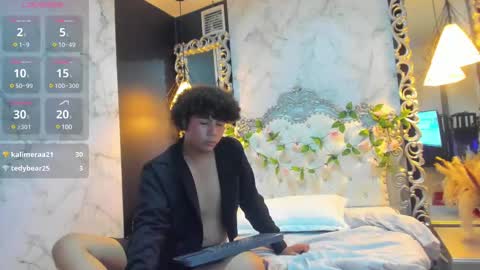 Snapshot of alejofoxx18 chatting on 02-06-25, 01:38 Alejandro or Alejo online show from 02-06-25, 01:38
