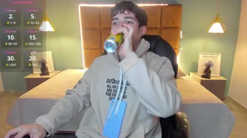 ALejoo Saenz online show from 11-10-25, 02:43