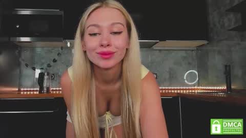 Snapshot of aleksa_cutie chatting on 03-10-26, 11:37 Next stream - 2 dec - online show from 03-10-26, 11:37