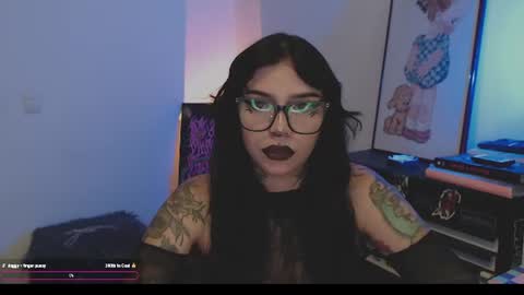 Snapshot of aleksanoir chatting on 06-26-26, 04:33 AleksaNoir online show from 06-26-26, 04:33