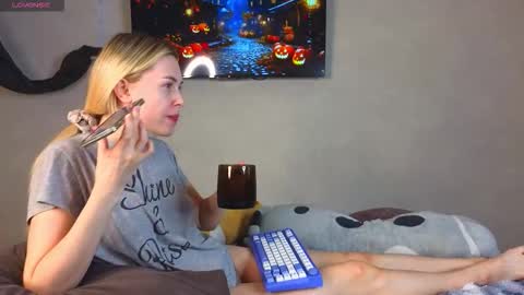 Alena online show from 11-01-25, 01:13