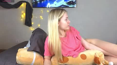 Alena online show from 11-25-25, 05:13