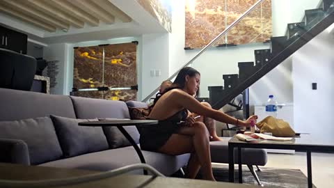 Snapshot of alenart chatting on 12-29-24, 07:32 alenart online show from 12-29-24, 07:32