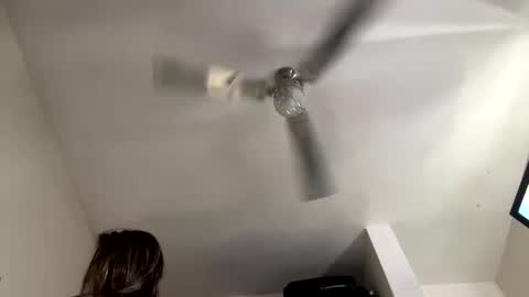 Snapshot of alenart chatting on 10-26-25, 09:53 alenart online show from 10-26-25, 09:53