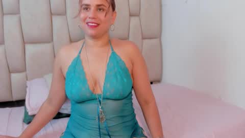 Snapshot of alennax chatting on 02-02-26, 12:15 alennax online show from 02-02-26, 12:15