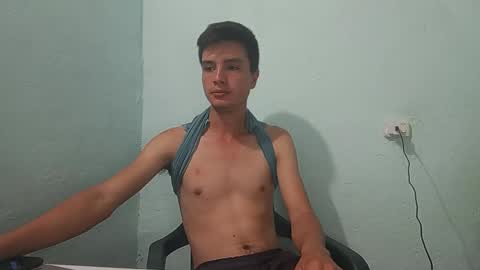 Snapshot of aleo_011 chatting on 01-08-25, 01:32 Alejandro online show from 01-08-25, 01:32