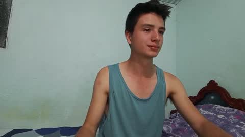 Snapshot of aleo_011 chatting on 01-12-25, 01:32 Alejandro online show from 01-12-25, 01:32