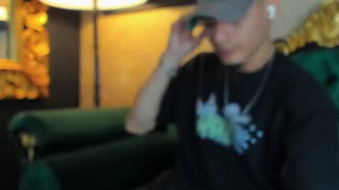 Snapshot of aless_king chatting on 06-18-26, 11:53 Alessandro King online show from 06-18-26, 11:53