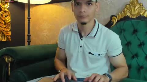 Snapshot of aless_king chatting on 06-24-26, 10:42 Alessandro King online show from 06-24-26, 10:42