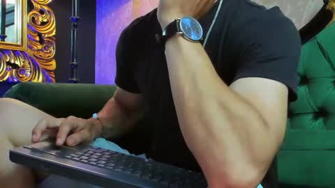 Snapshot of aless_king chatting on 07-25-26, 09:34 Alessandro King online show from 07-25-26, 09:34