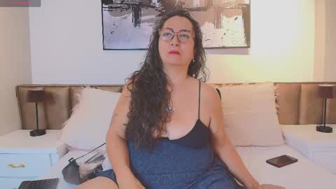 Snapshot of alessandraleroy chatting on 04-19-26, 12:26 Alessandra online show from 04-19-26, 12:26