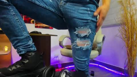 ALESSANDRO  WYE online show from 12-13-24, 07:04