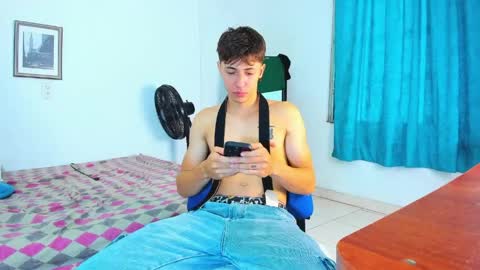 Snapshot of alessandro_dybala chatting on 04-18-26, 01:26 Alessandro Dybala online show from 04-18-26, 01:26