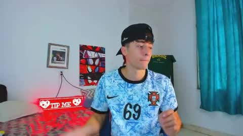 Snapshot of alessandro_dybala chatting on 04-25-26, 01:41 Alessandro Dybala online show from 04-25-26, 01:41