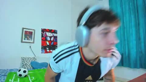 Snapshot of alessandro_dybala chatting on 06-02-26, 12:18 Alessandro Dybala online show from 06-02-26, 12:18