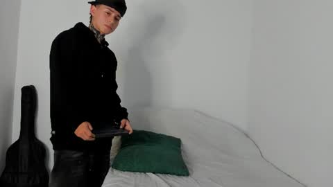 Alessandro online show from 07-08-26, 02:05