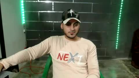 Snapshot of alessandrobooy chatting on 07-07-26, 07:23 alessandro online show from 07-07-26, 07:23