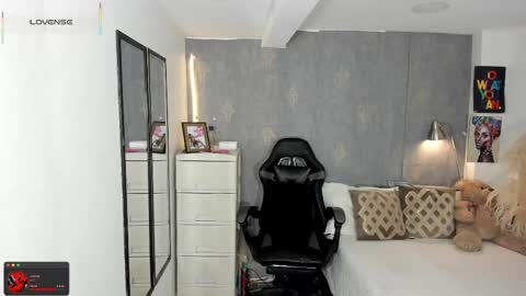 Yy  online show from 09-19-25, 12:45