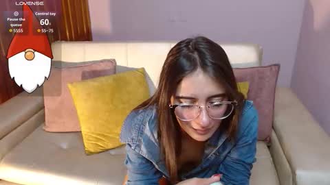 Alessia online show from 12-17-25, 03:29