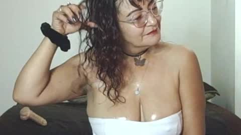 Snapshot of alessiabobs chatting on 05-31-26, 10:44 Allesiaboobs online show from 05-31-26, 10:44
