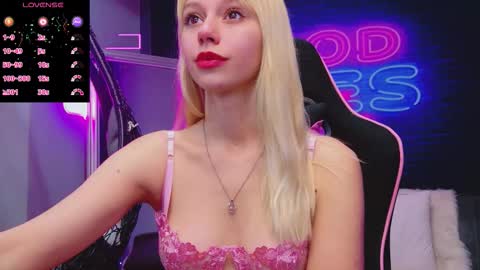 alessiacroft online show from 11-18-25, 05:12