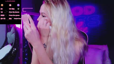 alessiacroft online show from 12-16-25, 03:44