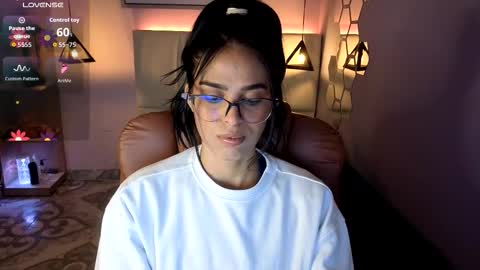 Snapshot of alessiaval chatting on 10-02-25, 02:13 Valery online show from 10-02-25, 02:13