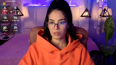 Snapshot of alessiaval chatting on 01-06-26, 02:10 Valery online show from 01-06-26, 02:10