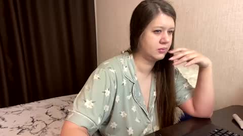 Snapshot of aletta_oushen chatting on 12-20-24, 12:05 Aletta Oushen online show from 12-20-24, 12:05