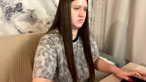 Snapshot of aletta_oushen chatting on 01-18-25, 02:55 Aletta Oushen online show from 01-18-25, 02:55