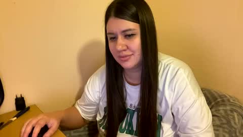 Snapshot of aletta_oushen chatting on 01-29-25, 08:25 Aletta Oushen online show from 01-29-25, 08:25