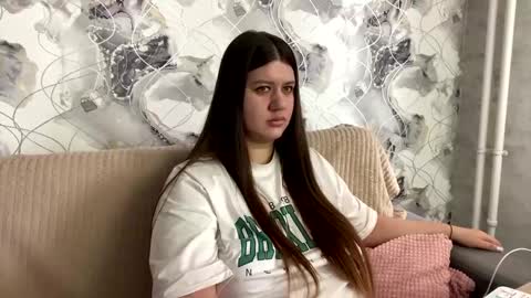 Snapshot of aletta_oushen chatting on 02-13-25, 08:17 Aletta Oushen online show from 02-13-25, 08:17