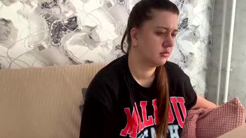 Snapshot of aletta_oushen chatting on 02-26-25, 06:37 Aletta Oushen online show from 02-26-25, 06:37