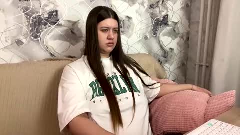 Snapshot of aletta_oushen chatting on 03-04-25, 02:10 Aletta Oushen online show from 03-04-25, 02:10