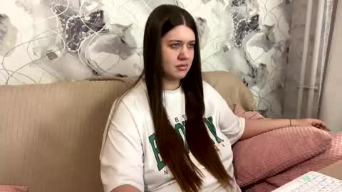 Snapshot of aletta_oushen chatting on 03-05-25, 11:38 Aletta Oushen online show from 03-05-25, 11:38